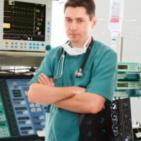 logo Médecin urgentiste - RÉSEAU SOCIAL PRIVÉ